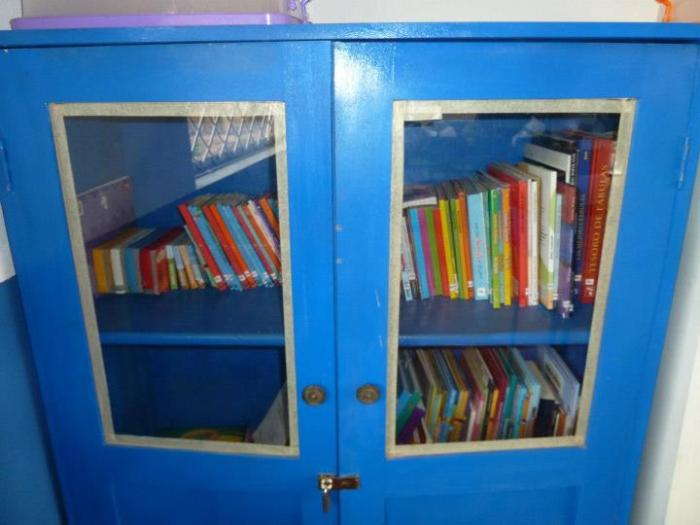 Photo showing a brand new mini library courtesy of SchoolBOX 