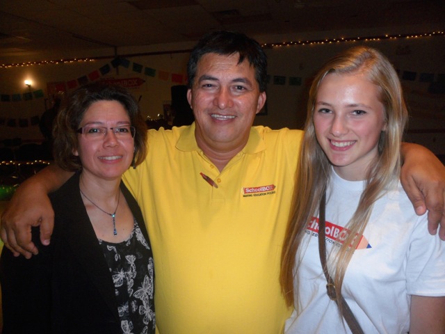 Ronald Chavarria with Sara Cardona and Jillian Douglas, two happy SchoolBOX volunteers 